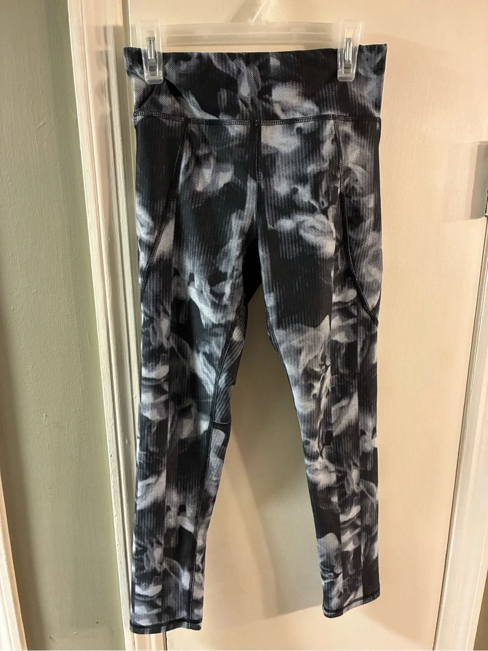 Girls Old Navy Black And Gray Leggings Size L  Large (10 / 12)